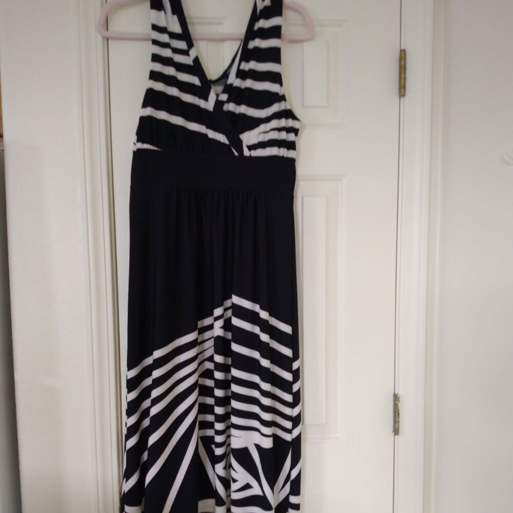 🖤🔥FOREVER MAXI DRESS VNECK EMPIRE WAIST BLACK BEIGE ABSTRACT STRIPES SIZE L